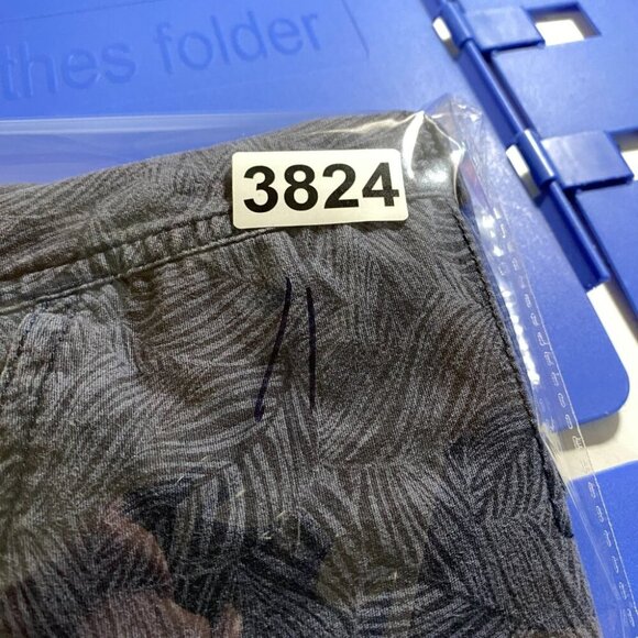 L.L. Bean Cargo Shorts Womens 12 Reg Blue Floral All Over Print Hiking Stretch - Picture 9 of 9